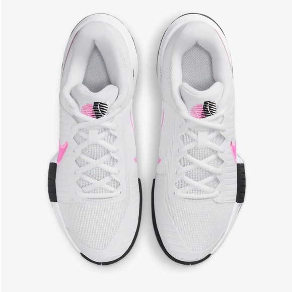 Nike women’s tennis shoes - Picture 4 of 14